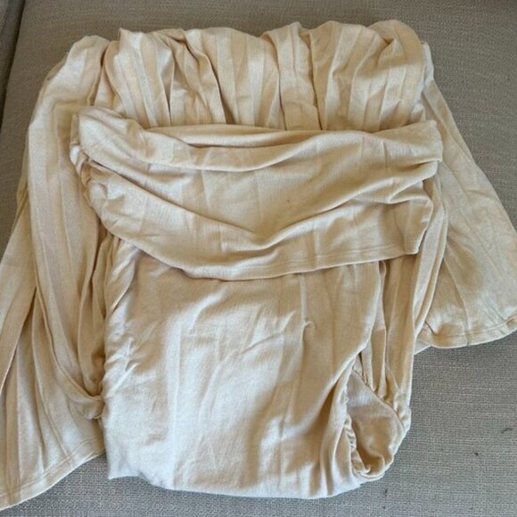 Lioness Cream Off-Shoulder Maxi Dress - Picture 7 of 8